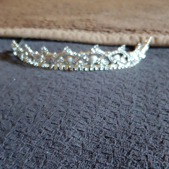 Tiara with baguettes and pearls - Picture 3 of 4